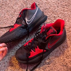 Kyrie 5 Basketball Shoe